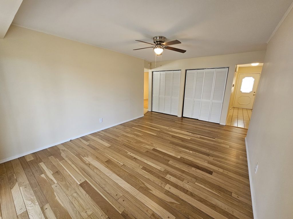 Image 24 of property listing at 57 Cherry Drive, Mt Vernon, IL 62864