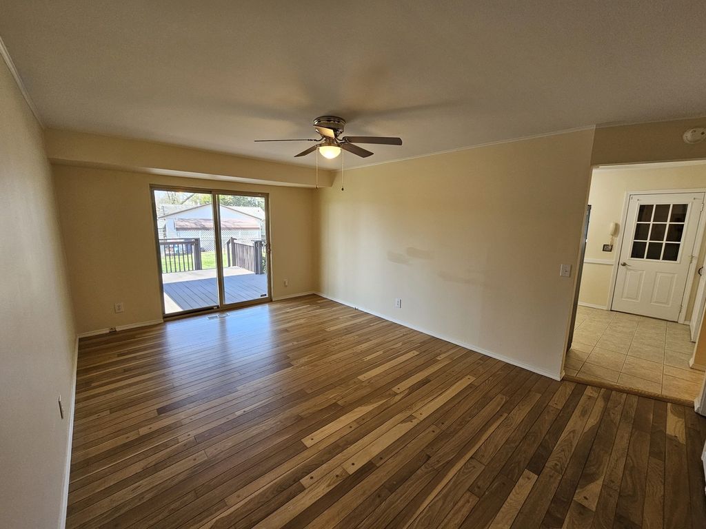 Image 27 of property listing at 57 Cherry Drive, Mt Vernon, IL 62864