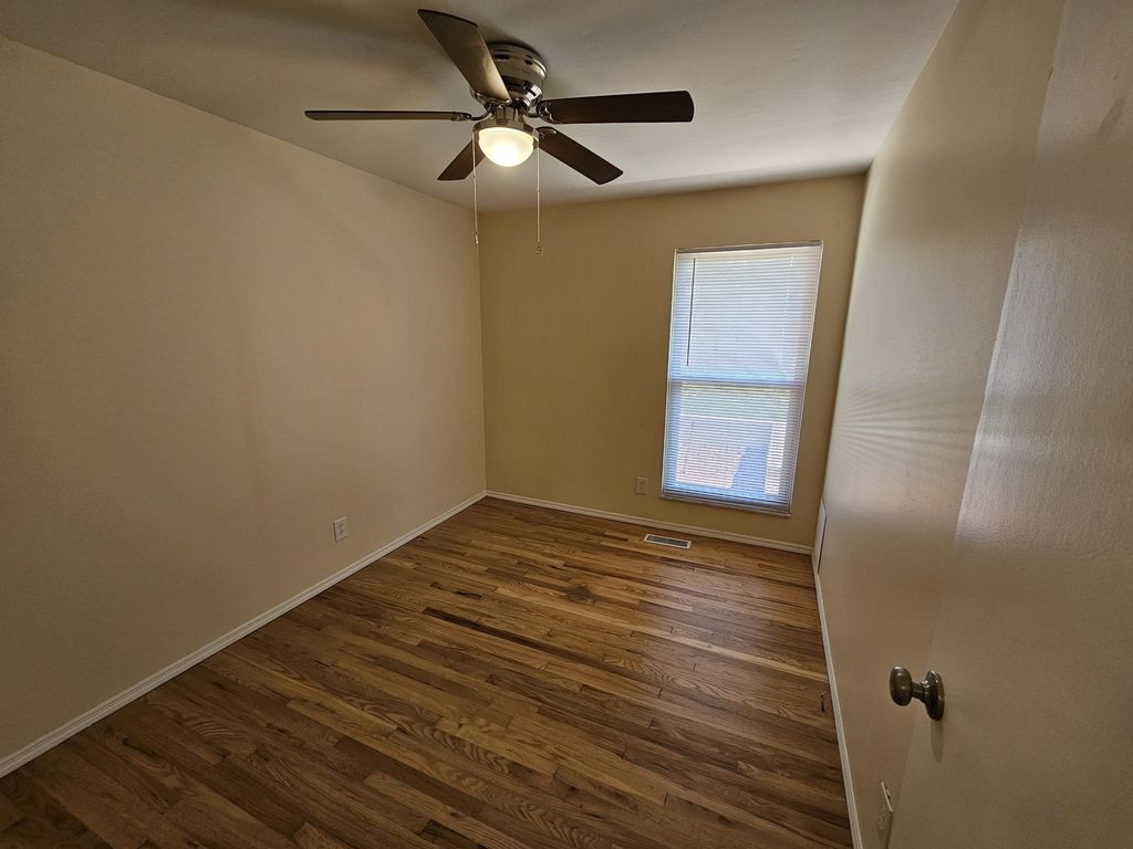 Image 30 of property listing at 57 Cherry Drive, Mt Vernon, IL 62864