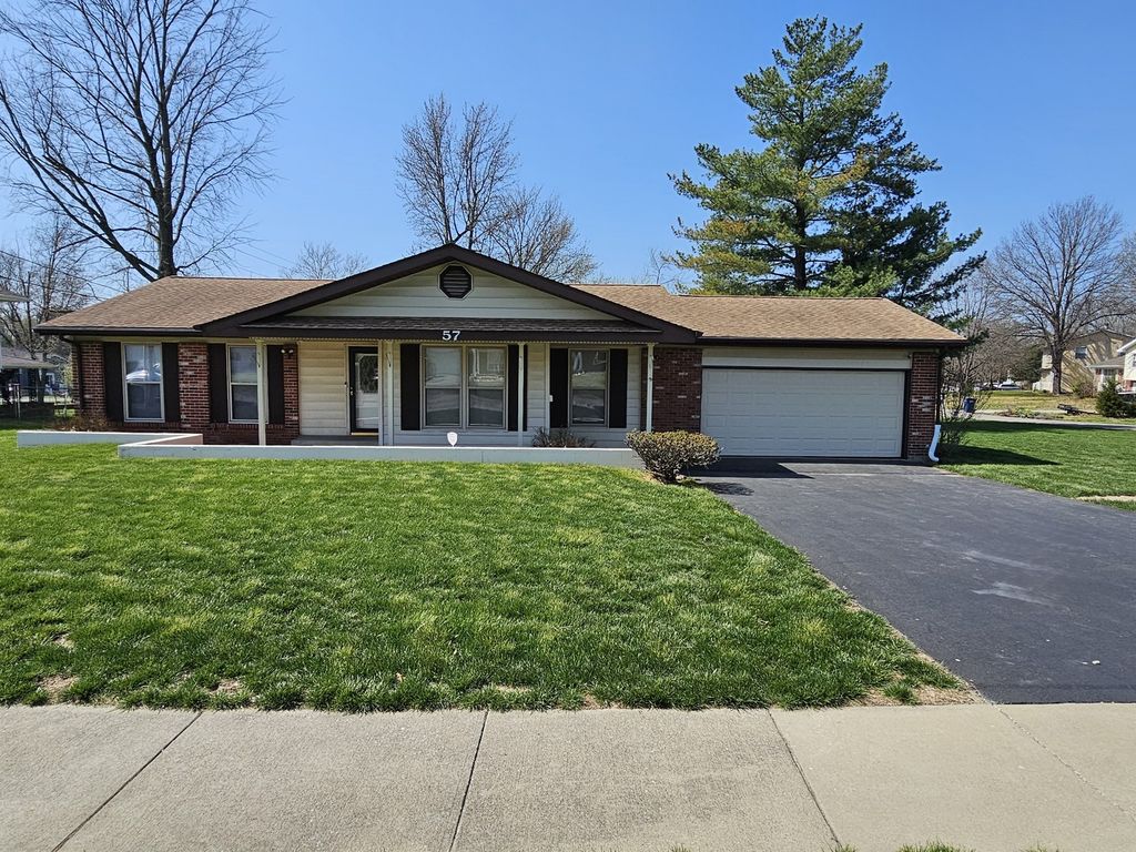Image 4 of property listing at 57 Cherry Drive, Mt Vernon, IL 62864