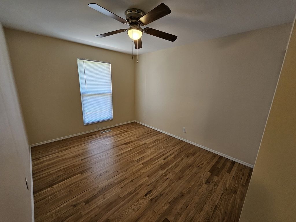 Image 31 of property listing at 57 Cherry Drive, Mt Vernon, IL 62864