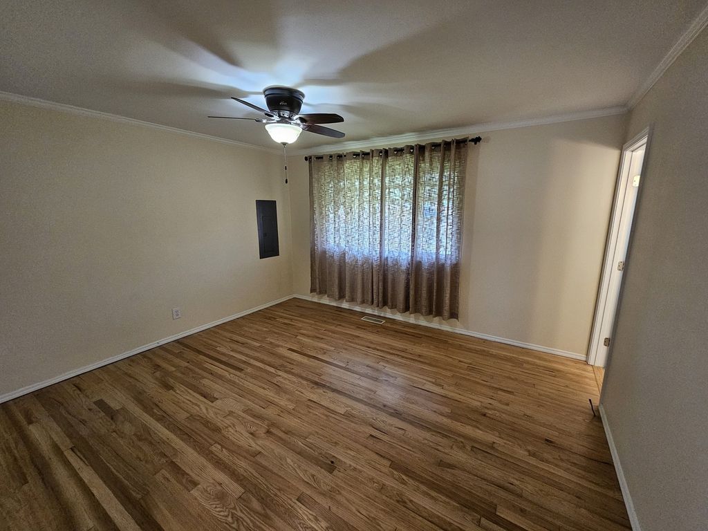 Image 32 of property listing at 57 Cherry Drive, Mt Vernon, IL 62864