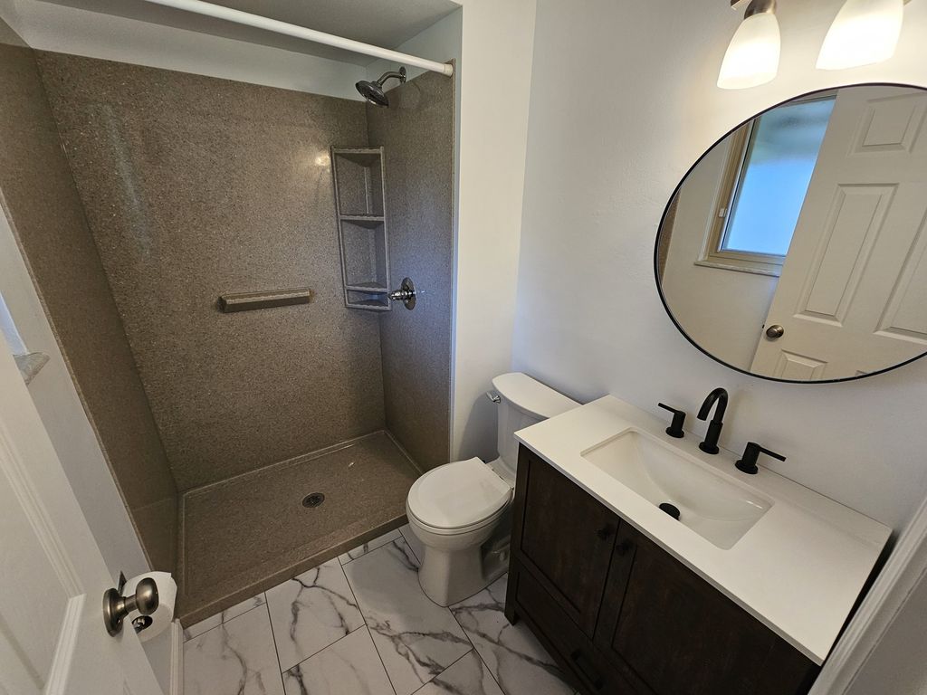 Image 34 of property listing at 57 Cherry Drive, Mt Vernon, IL 62864