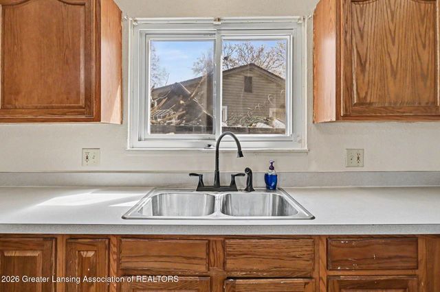 4010 Windward Drive, Lansing, MI 48911