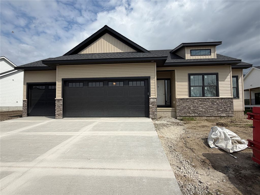 1290 Osage Lane, North Liberty, IA 52317