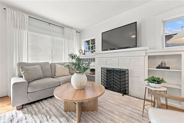 1105 S Hickory, Santa Ana, CA 92701