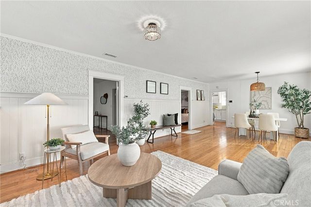 1105 S Hickory, Santa Ana, CA 92701