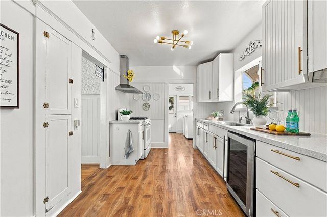 1105 S Hickory, Santa Ana, CA 92701