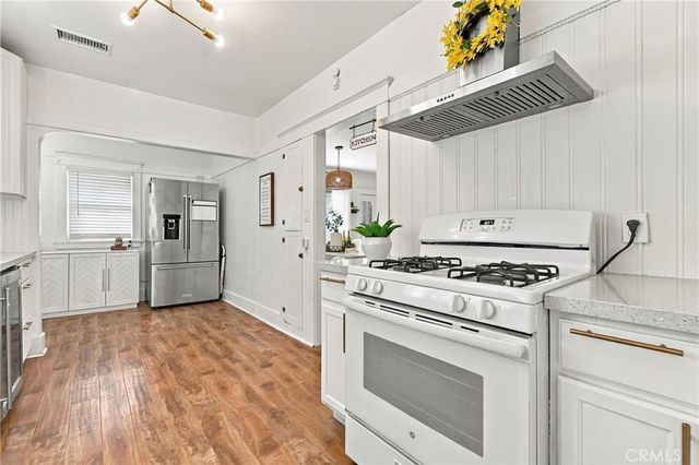 1105 S Hickory, Santa Ana, CA 92701