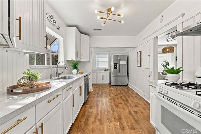 1105 S Hickory, Santa Ana, CA 92701