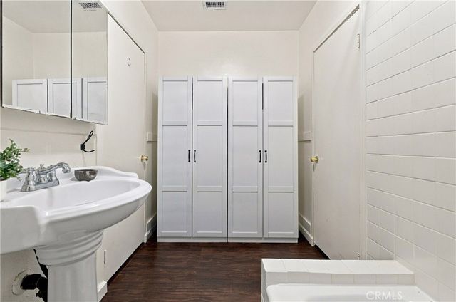 1105 S Hickory, Santa Ana, CA 92701