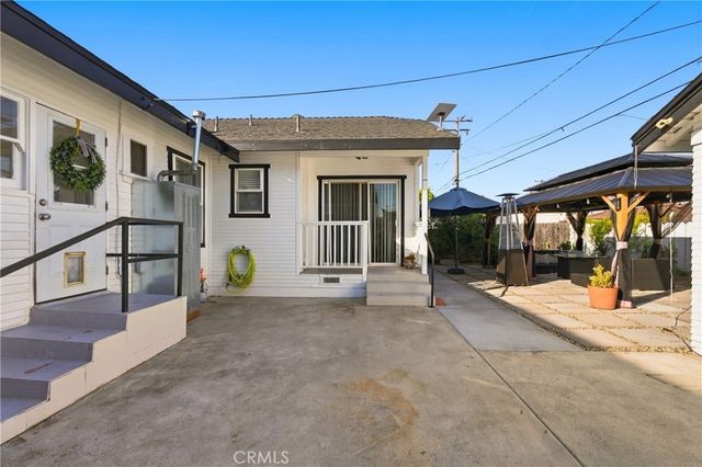 1105 S Hickory, Santa Ana, CA 92701