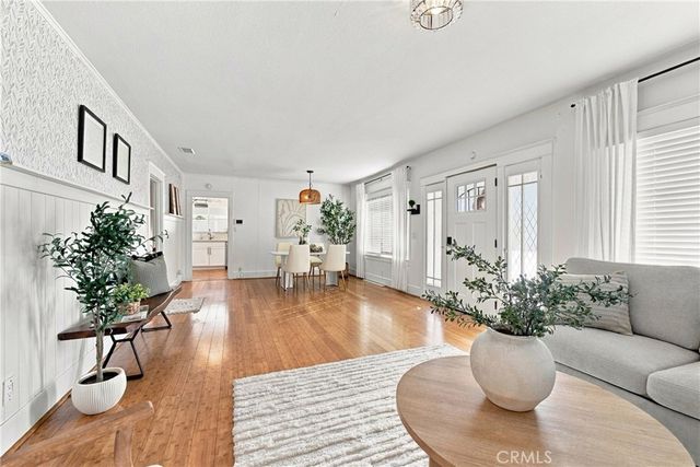 1105 S Hickory, Santa Ana, CA 92701