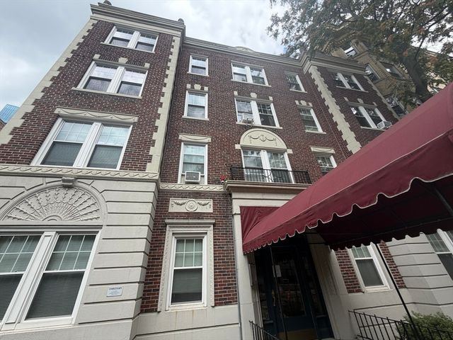 115 Peterborough 24, Boston, MA 02215