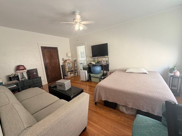 115 Peterborough 24, Boston, MA 02215