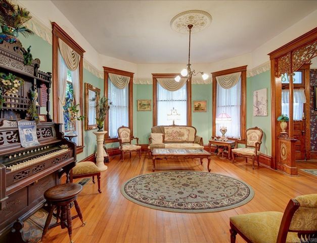 318 Quapaw Avenue, Hot Springs, AR 71901