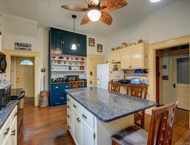 318 Quapaw Avenue, Hot Springs, AR 71901