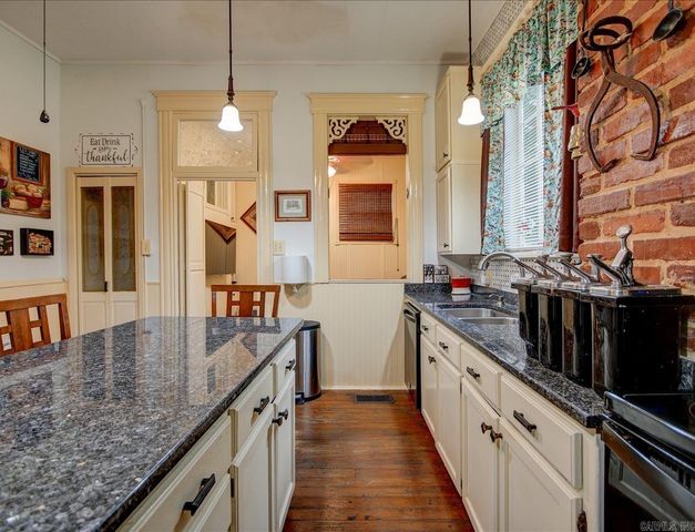 318 Quapaw Avenue, Hot Springs, AR 71901