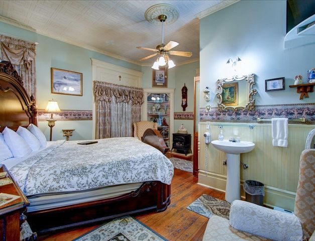 318 Quapaw Avenue, Hot Springs, AR 71901