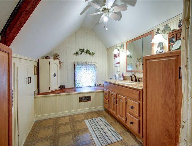 318 Quapaw Avenue, Hot Springs, AR 71901