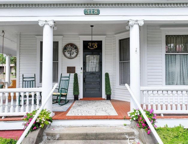 318 Quapaw Avenue, Hot Springs, AR 71901