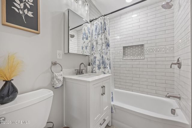 4 Drake Place, Bayville, NJ 08721