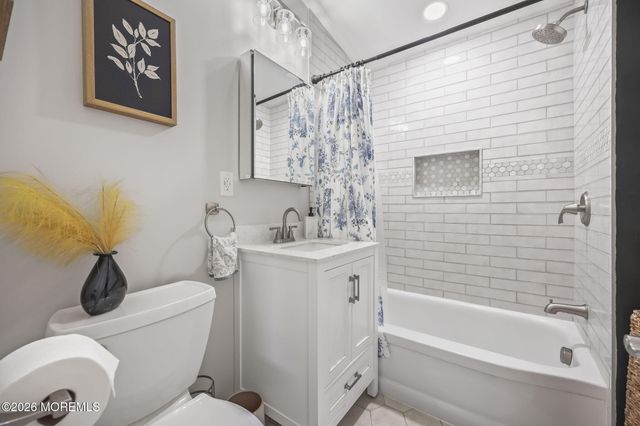 4 Drake Place, Bayville, NJ 08721