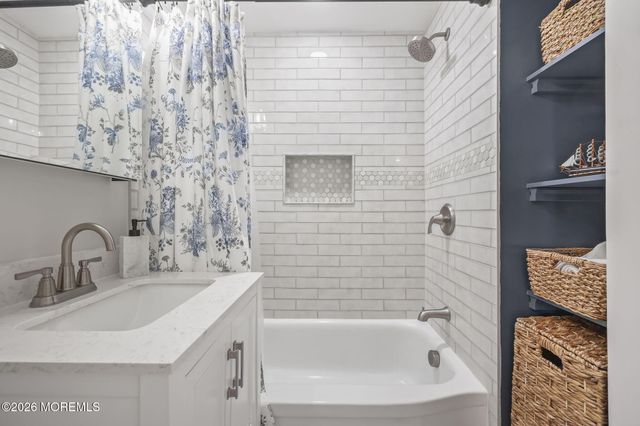 4 Drake Place, Bayville, NJ 08721