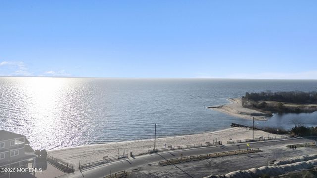 4 Drake Place, Bayville, NJ 08721