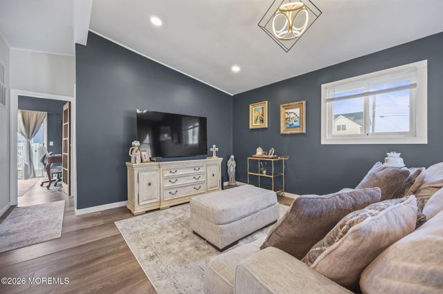 4 Drake Place, Bayville, NJ 08721