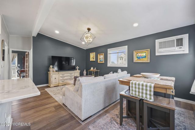 4 Drake Place, Bayville, NJ 08721