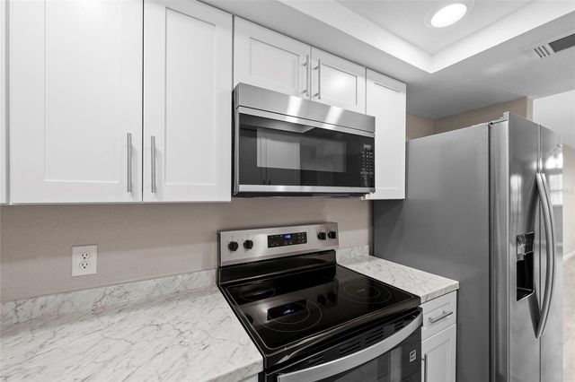7217 CLOISTER DRIVE 203, Sarasota, FL 34231