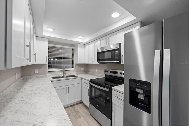 7217 CLOISTER DRIVE 203, Sarasota, FL 34231