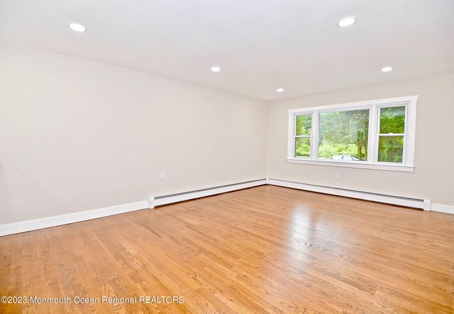57 Golden Glow Circus, Toms River, NJ 08755