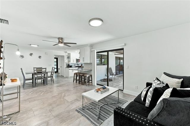 1928 SE 15th TER, Cape Coral, FL 33990