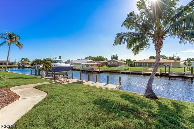 1928 SE 15th TER, Cape Coral, FL 33990