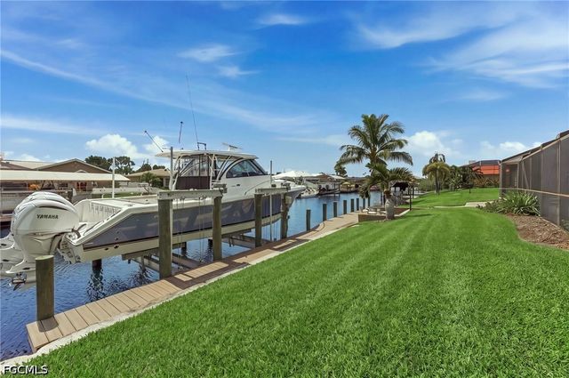 1928 SE 15th TER, Cape Coral, FL 33990