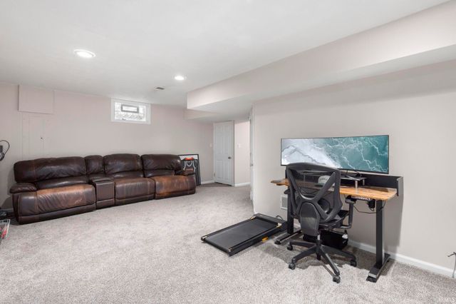 4435 Laurel Creek Drive, South Bend, IN 46628