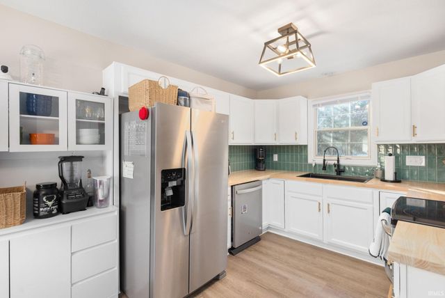 4435 Laurel Creek Drive, South Bend, IN 46628