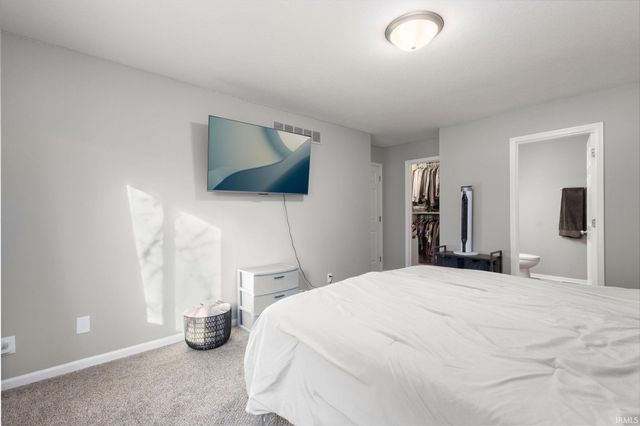 4435 Laurel Creek Drive, South Bend, IN 46628