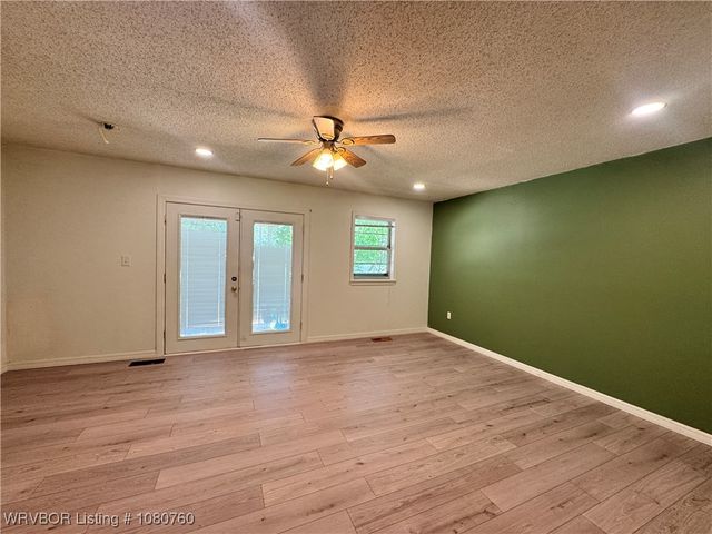 803 Wiggington, Wister, OK 74966