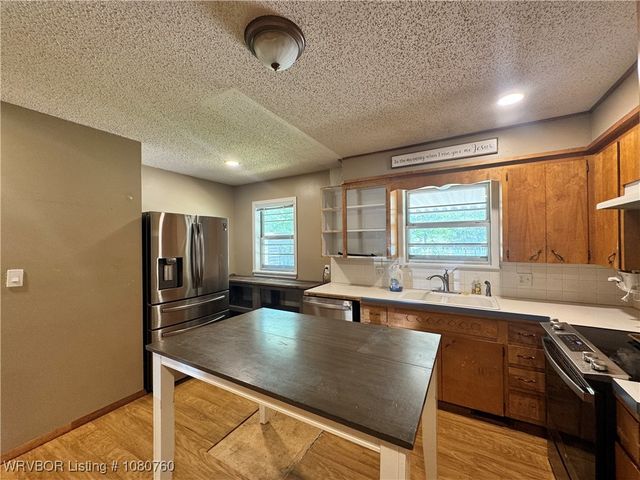 803 Wiggington, Wister, OK 74966