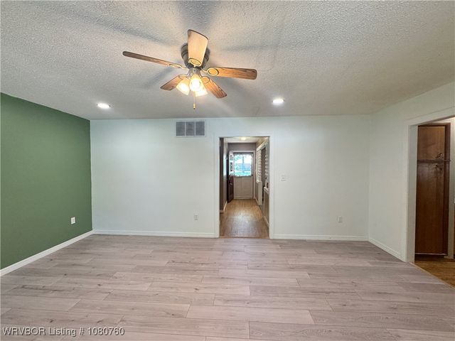 803 Wiggington, Wister, OK 74966