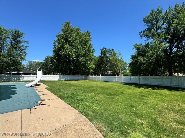 803 Wiggington, Wister, OK 74966