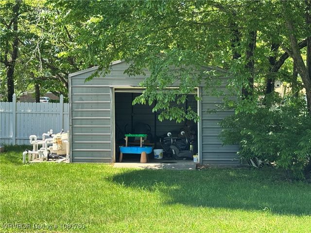 803 Wiggington, Wister, OK 74966