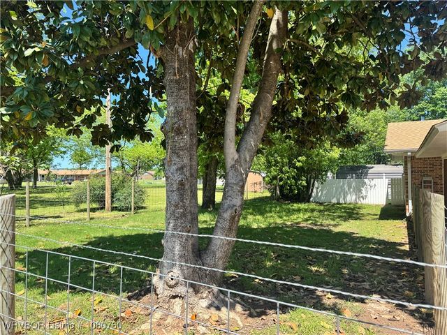 803 Wiggington, Wister, OK 74966