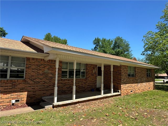803 Wiggington, Wister, OK 74966