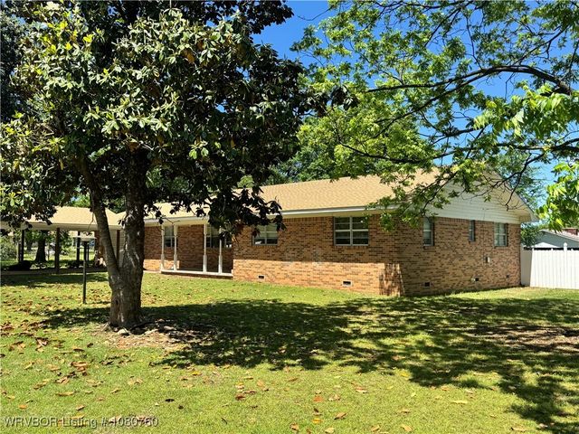 803 Wiggington, Wister, OK 74966