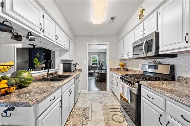 1805 Monet CT, Virginia Beach, VA 23453