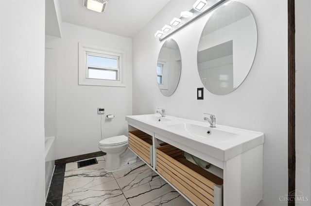 987 Carlisle Avenue, Hamilton, OH 45013